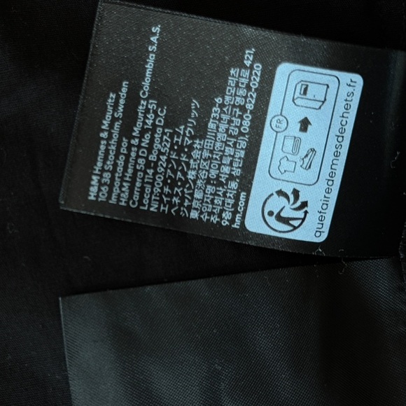 Top H&M Black Boxy Embellished Blouse with Mandarin Collar and open back size M - Picture 12 of 12